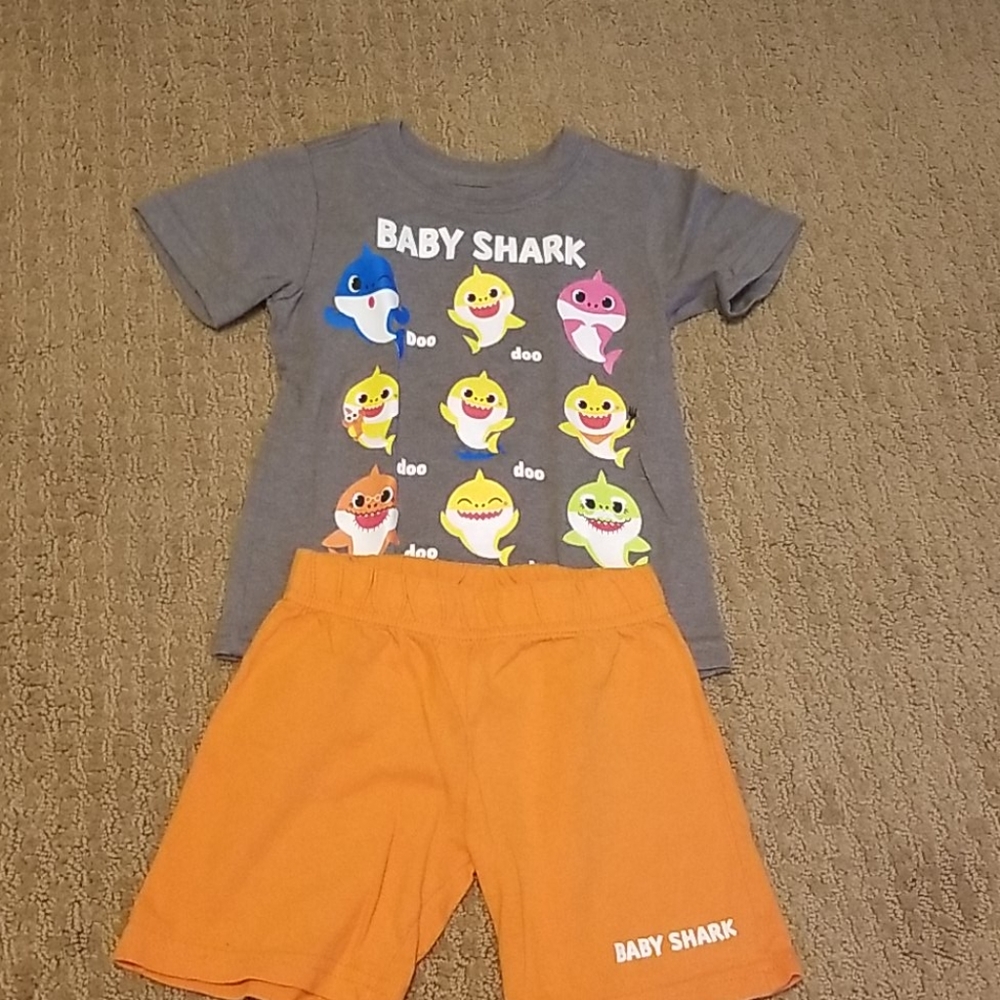 Baby shark short set